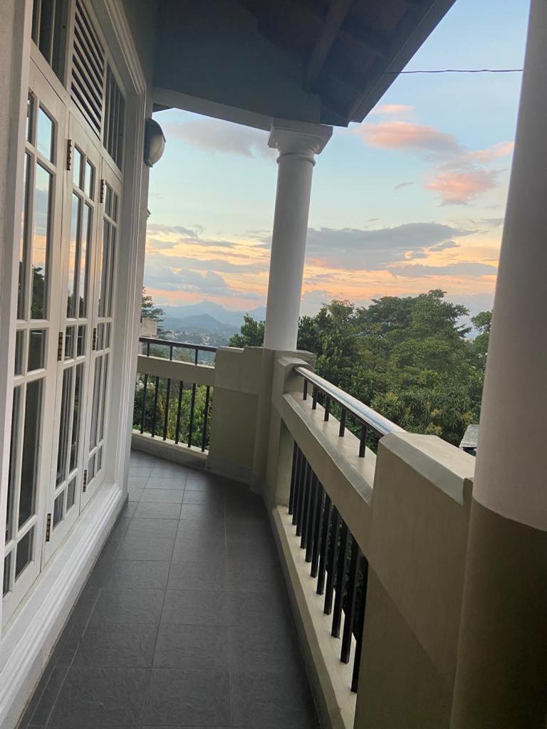 Vista House Kandy Bagian luar foto